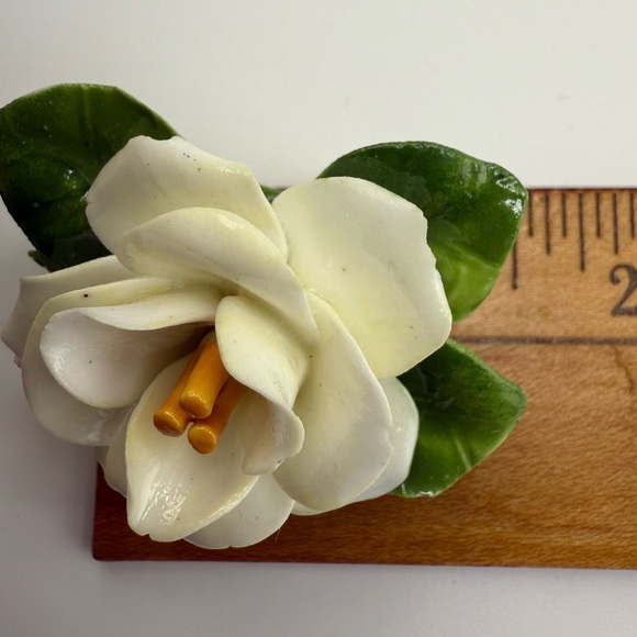 Two Vintage Bone China Brooch’s Floral Theme Excellent Condition! - Picture 4 of 11